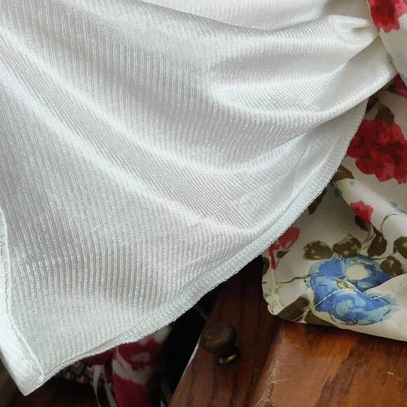 Tobi Small dress sleeveless strappy floral print - Picture 8 of 10